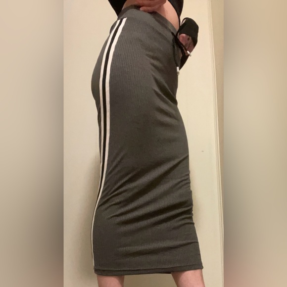 Ribbed Stretchy Maxi Skirt - Picture 3 of 5